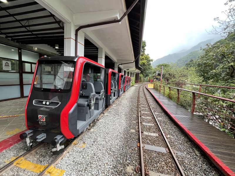烏來老街及烏來台車山區半日遊